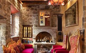 Nikos Takis Fashion Boutique Hotel
